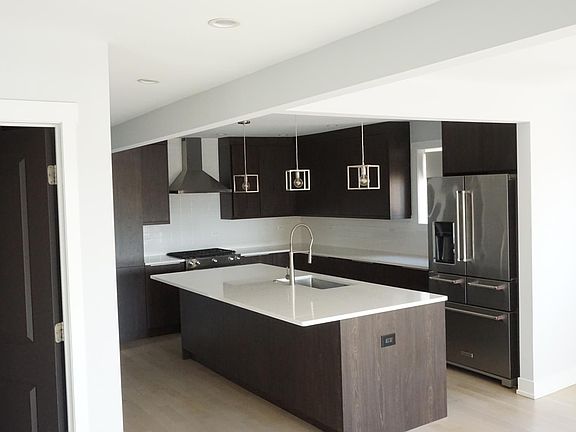 2nd image of 6832 N Hamlin Ave Unit 2