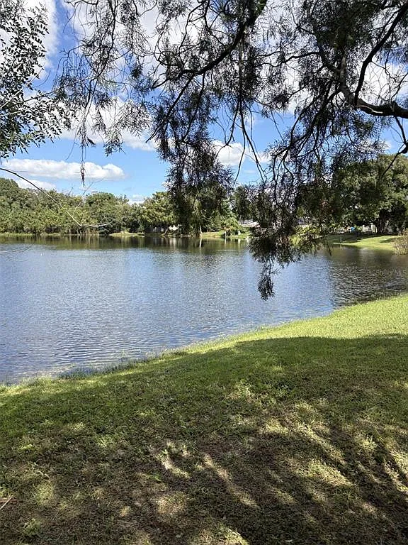2 bed, 2.0 bath, 1000 sqft, $1,425 — Photo 2
