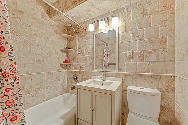 Sold by ListingMule LLC | media 29