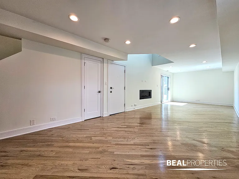 954 W Grace St — Photo 20