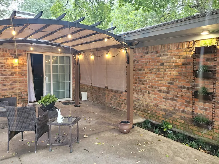 104 Auburn Dr — Photo 3