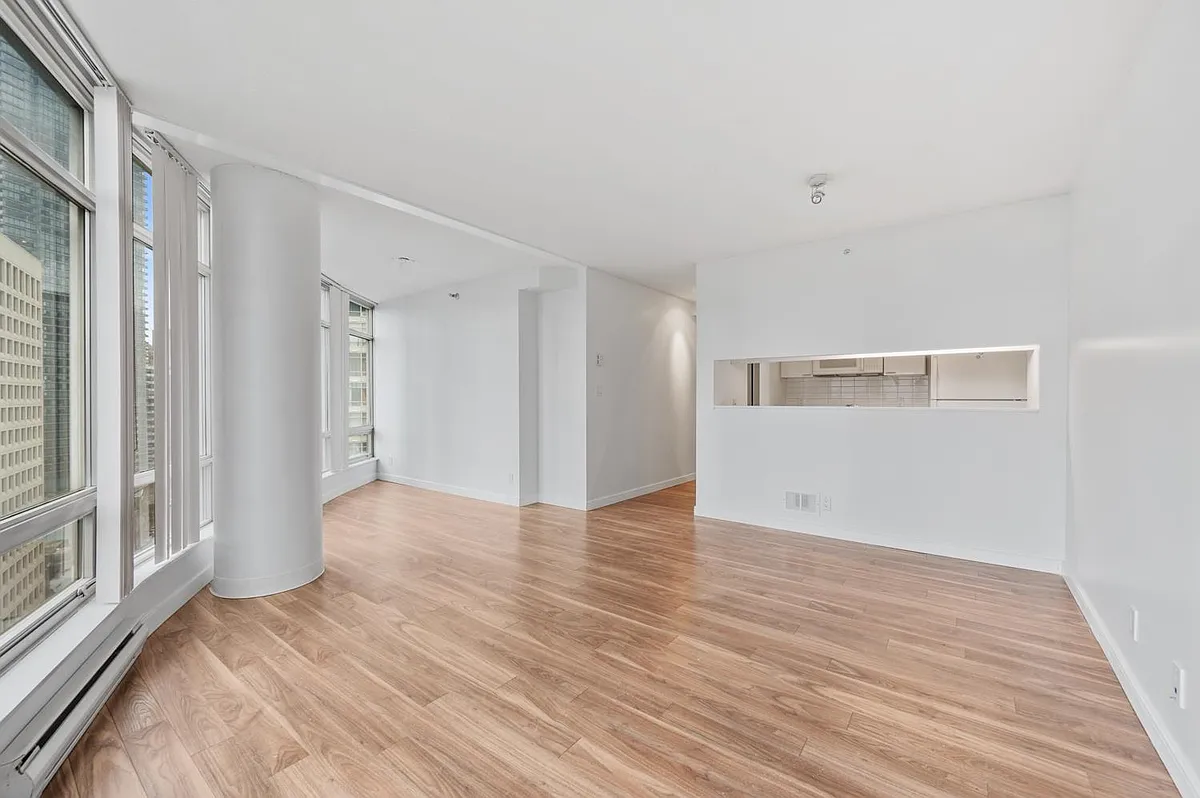 Building Photo - 1288 Alberni St #170X