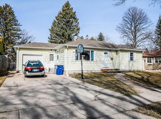 1815 7th St S, Moorhead, MN 56560