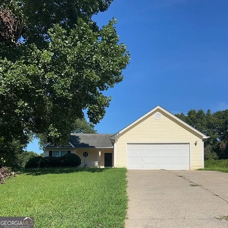 3 bed, 2.0 bath, 1204 sqft, $1,845 — Photo 1