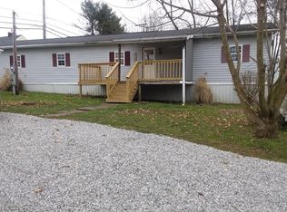221 W South St, Barnesville, OH 43713