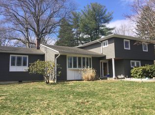 19 Douglas Dr, Norwalk, CT 06850