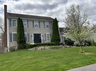 189 Whippoorwill Dr, Raynham, MA 02767