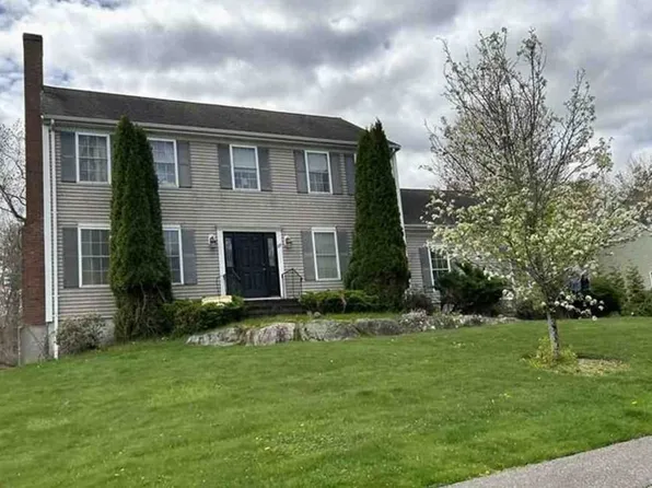 189 Whippoorwill Dr, Raynham, MA 02767