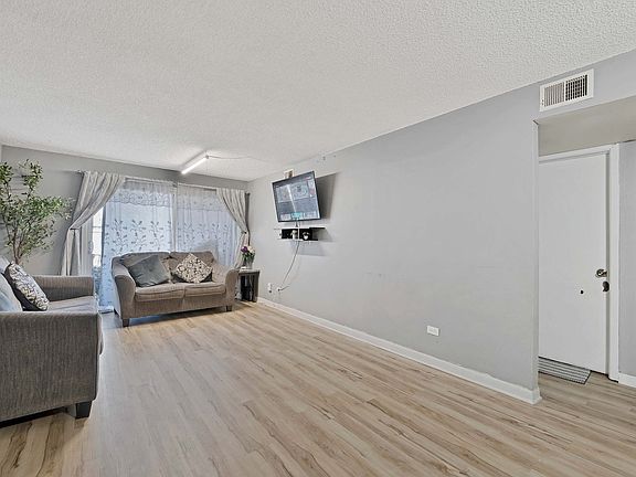 4th image of 9708 Nottingham Ave APT 1