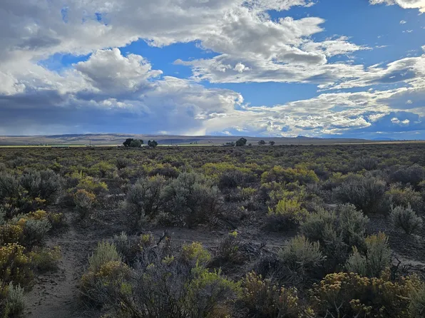Casad Ln #1100, Christmas Valley, OR 97641