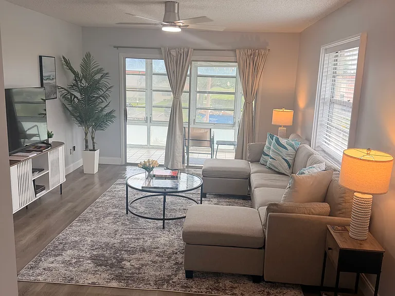 75 Royal Oak Ct #201 — Photo 31