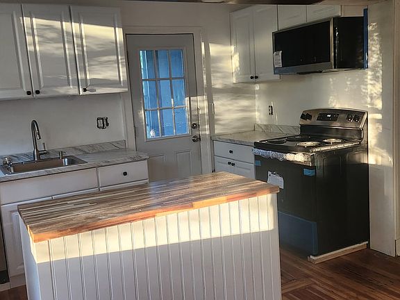 2nd image of 690 Hudson Ave APT 3