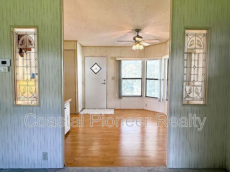 4550 Charter St #RC — Photo 5