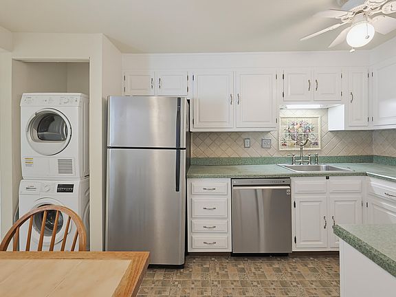 4th image of 7 Highview Drive UNIT 7