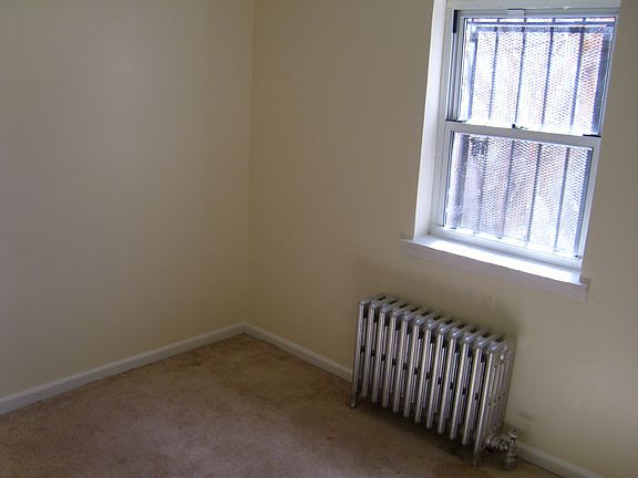 4th image of 606 Sterling Pl