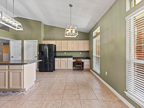 4th image of 1177 Blackberry Cir