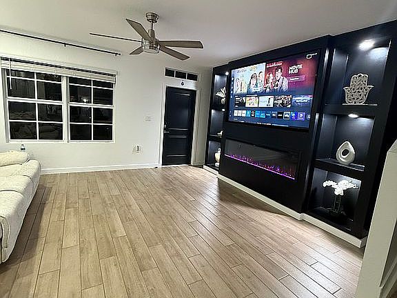 3rd image of 572 NE 6th Pl