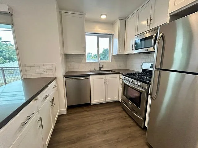 5455 Inglewood Blvd #2