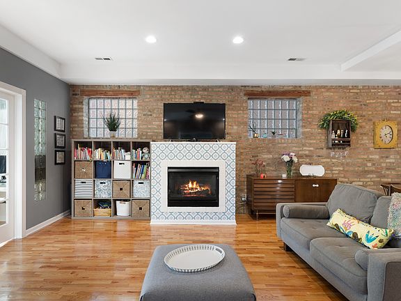 2nd image of 4430 N Magnolia Ave APT 1S