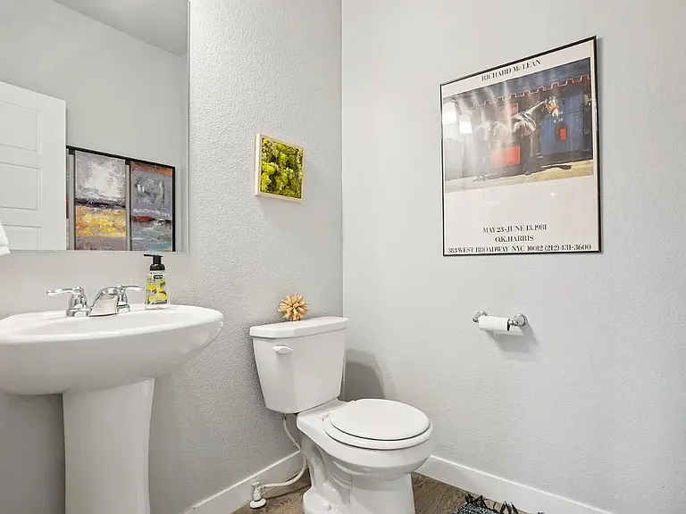 674 E Hinsdale Ave — Photo 24