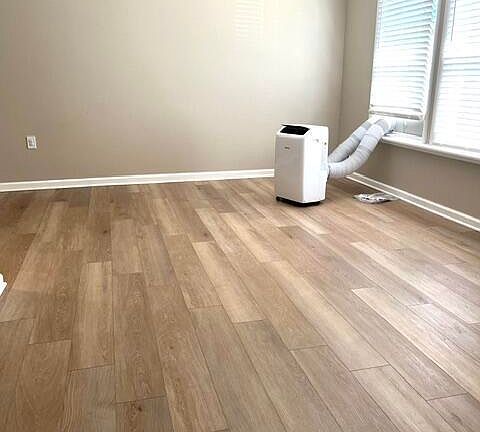 3rd image of 9 Windward Drive