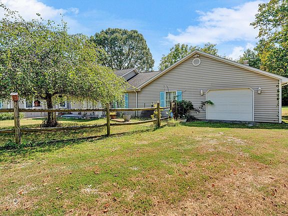 3rd image of 10440 Stewartsville Rd