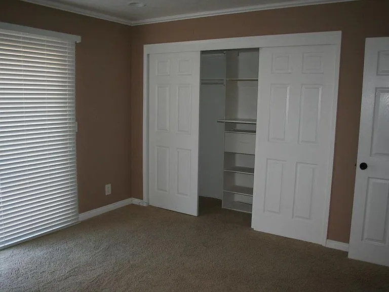 940 Atkins St #B — Photo 12