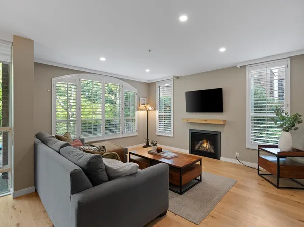 1111 Haro St #109, Vancouver, BC V6E 1E3