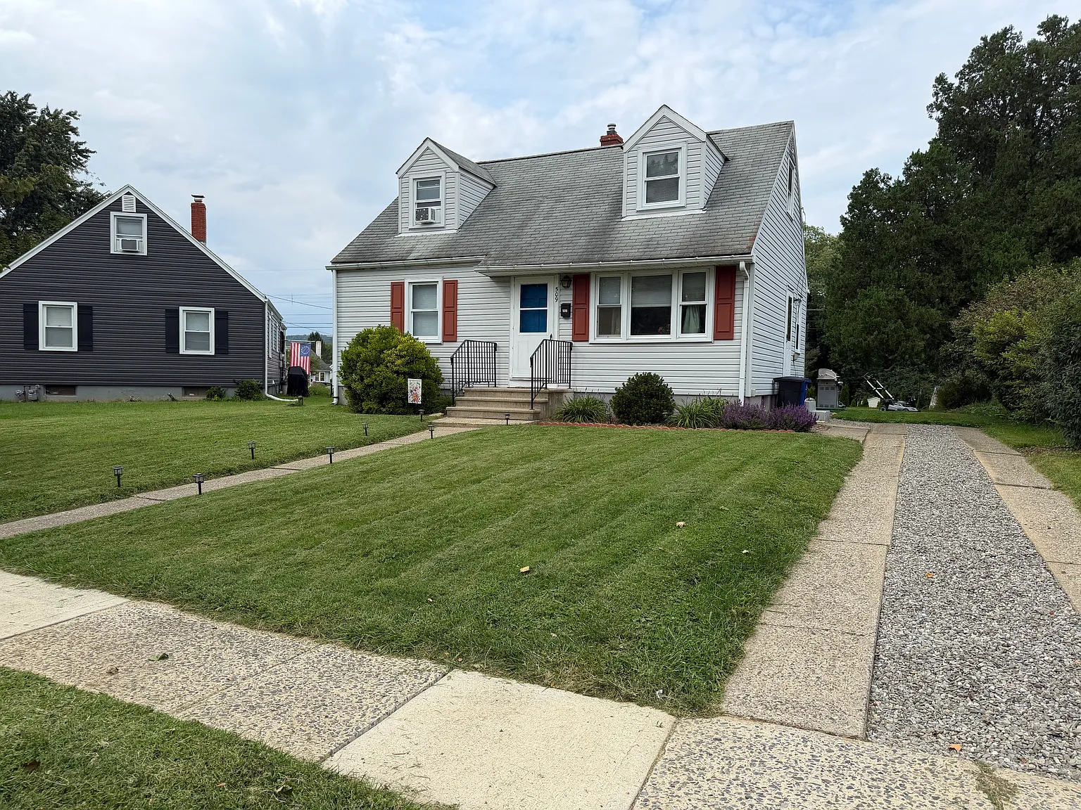 3 bed, 1283 sqft, $2,100 — Photo 1