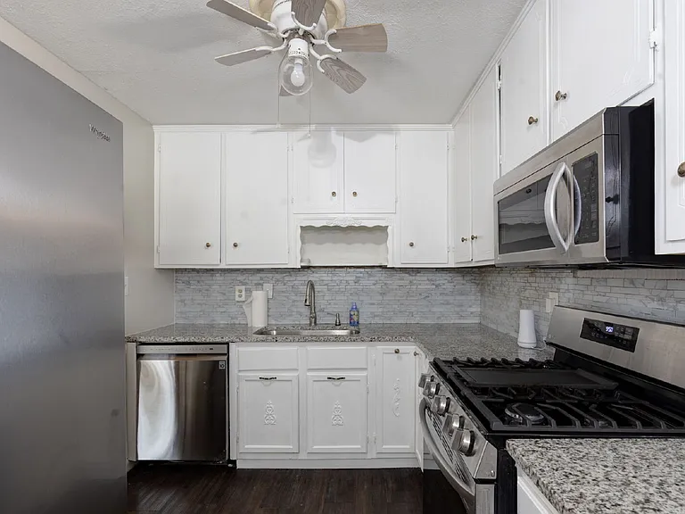 4527 Fairview Dr — Photo 4