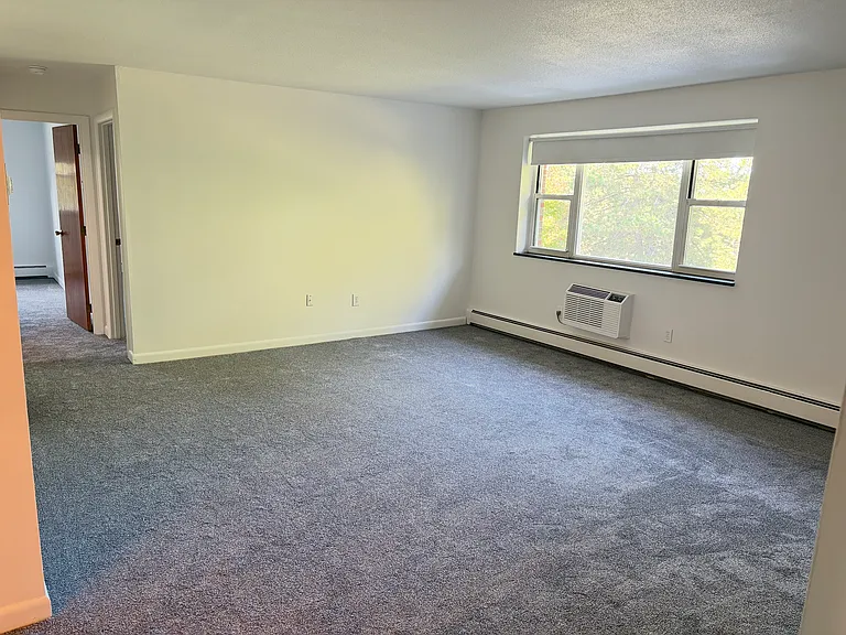 Lexington St Apartments — Photo 55