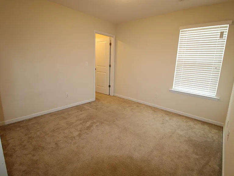870 Cormier Dr — Photo 17