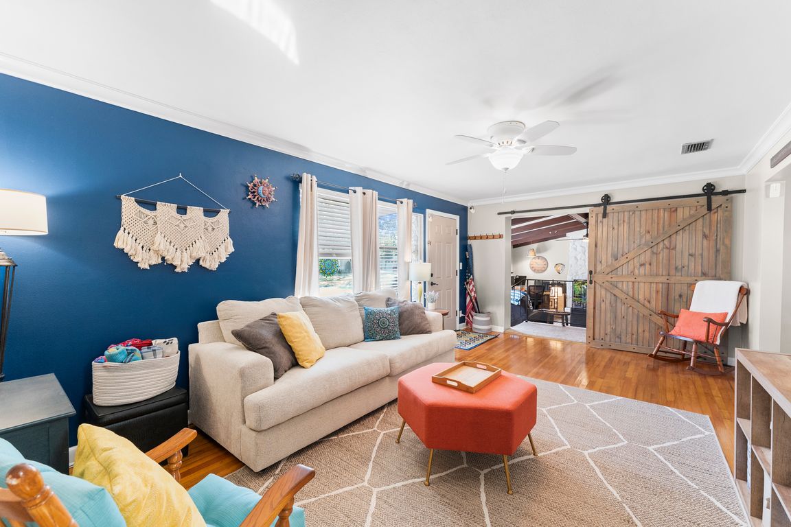 next background image