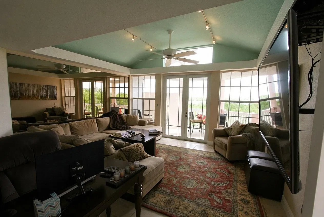 Luxury Key West Townhome | Private Elevator, Pool & Garage — Photo 4