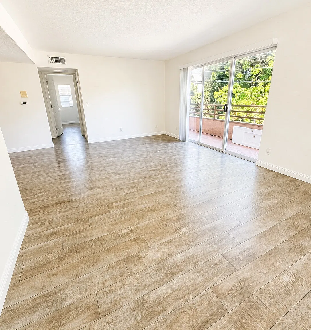 2 bed, 900 sqft, $2,595 — Photo 1