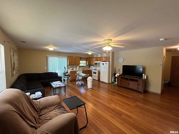 2nd image of 3881 W Palmyra Ct #18