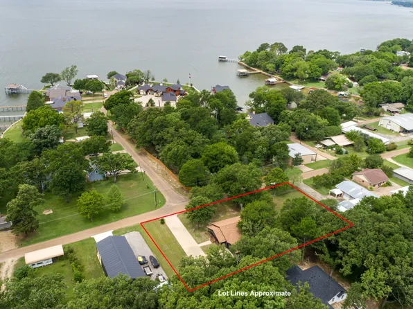129 King Arthur Rd, Mabank, TX 75156