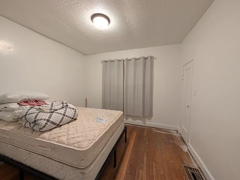 609 NW 8th St — Photo 9