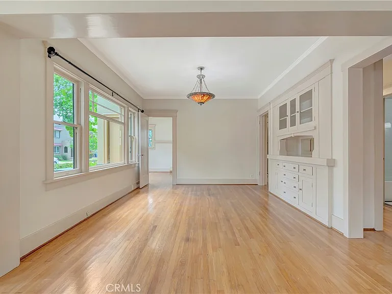 351 Newport Ave — Photo 10
