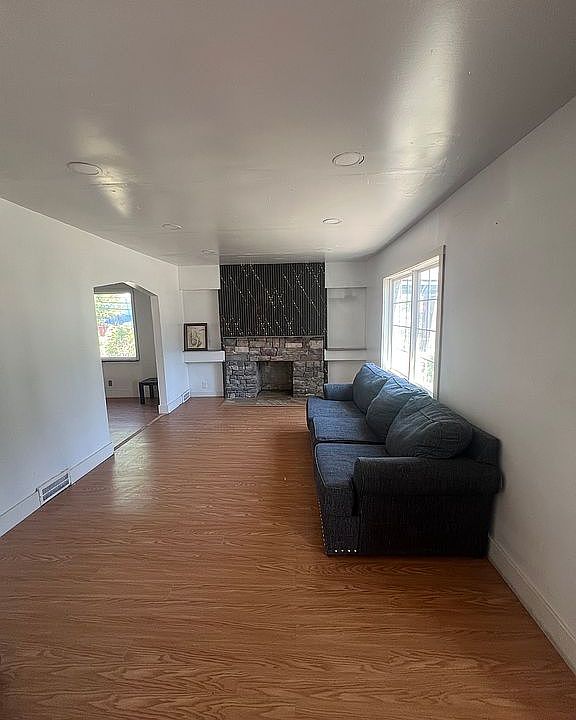 1st image of 11407 Abington Ave