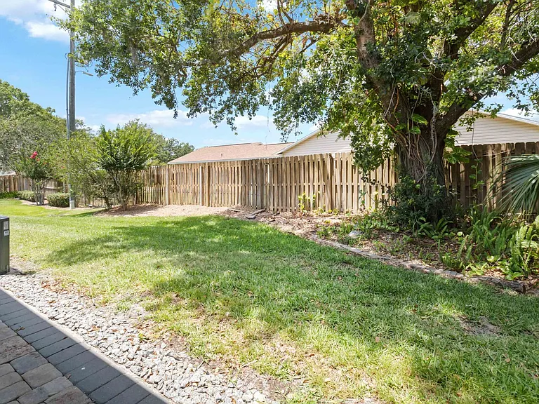 3528 Bay Ct — Photo 27
