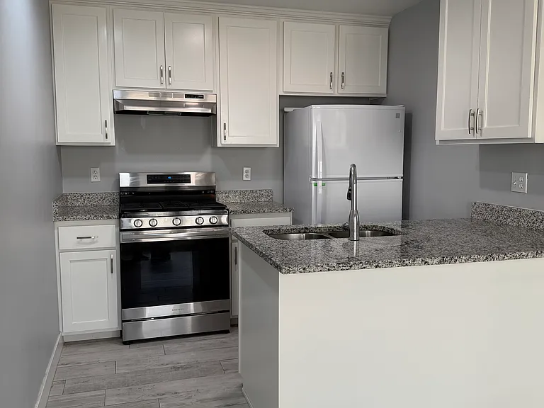 10609 Springwood Dr #B — Photo 1