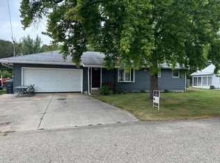 8374 W Long Lake Dr, Kalamazoo, MI 49048