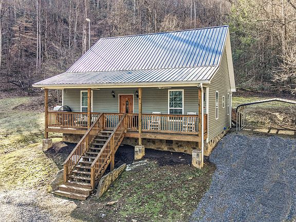 3rd image of 4876 Pearl Valley Rd