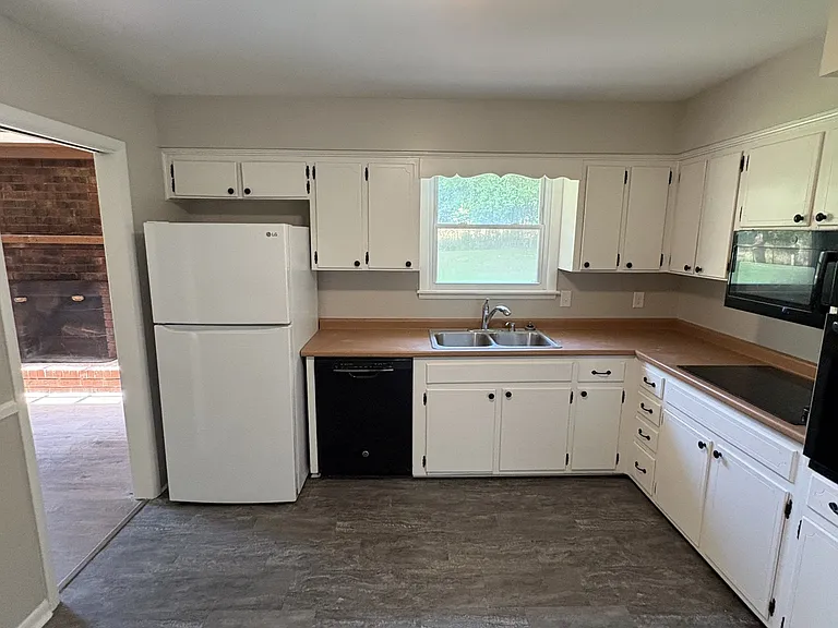529 Des Moines Dr — Photo 4