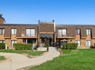 711 Tipperary Ct APT 2D, Schaumburg, IL 60193