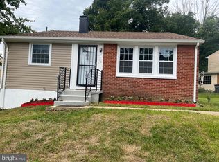 7800 Elroy Pl, Oxon Hill, MD 20745