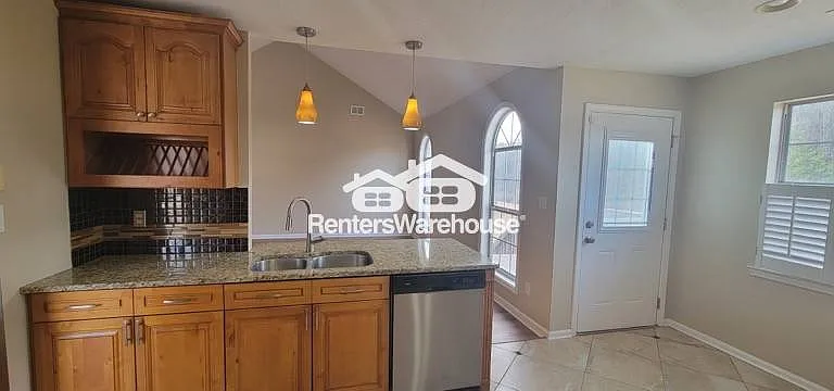 4745 King Saul Dr — Photo 33