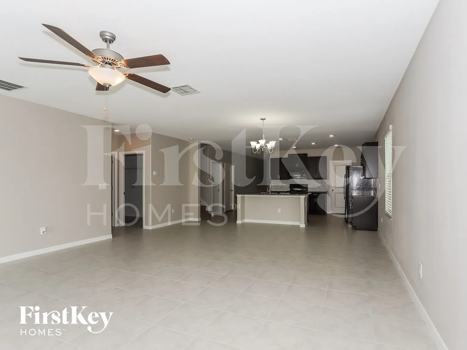 5 bed, 2.5 bath, 2949 sqft, $2,875 — Photo 2