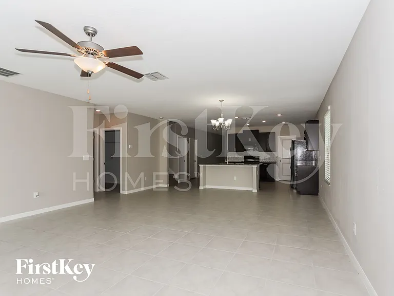 10226 Bright Crystal Ave — Photo 2